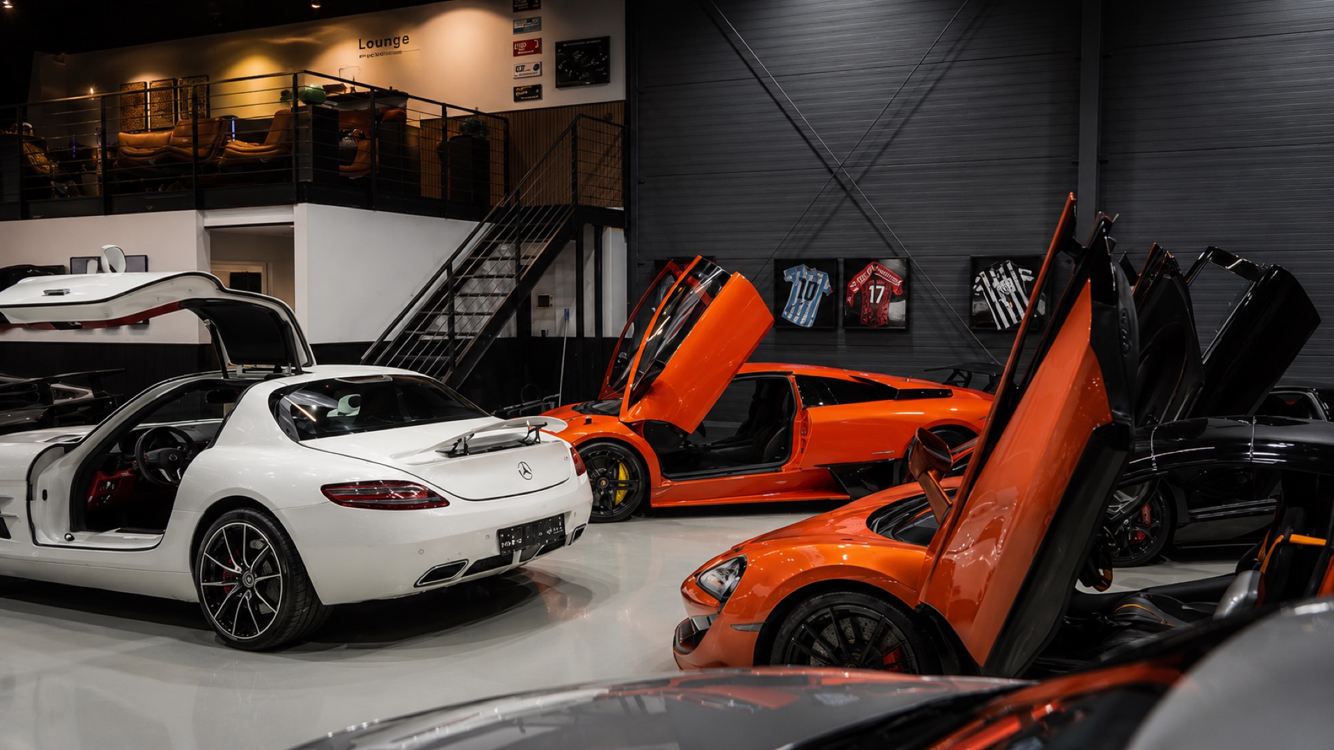 Showroom Wide